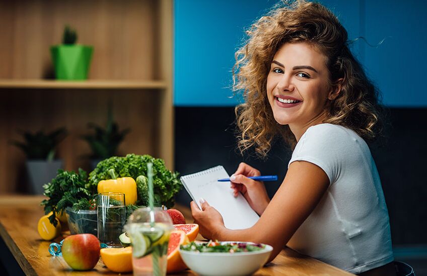 Actitude positiva dunha rapaza na dieta